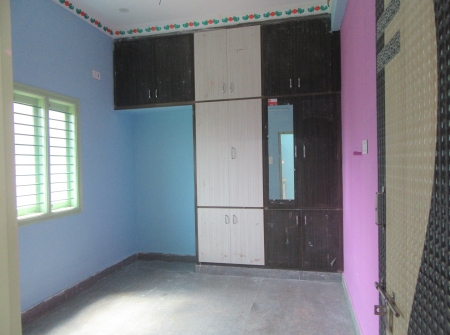 4) Li Id : 135 - Master BEdroom.JPG